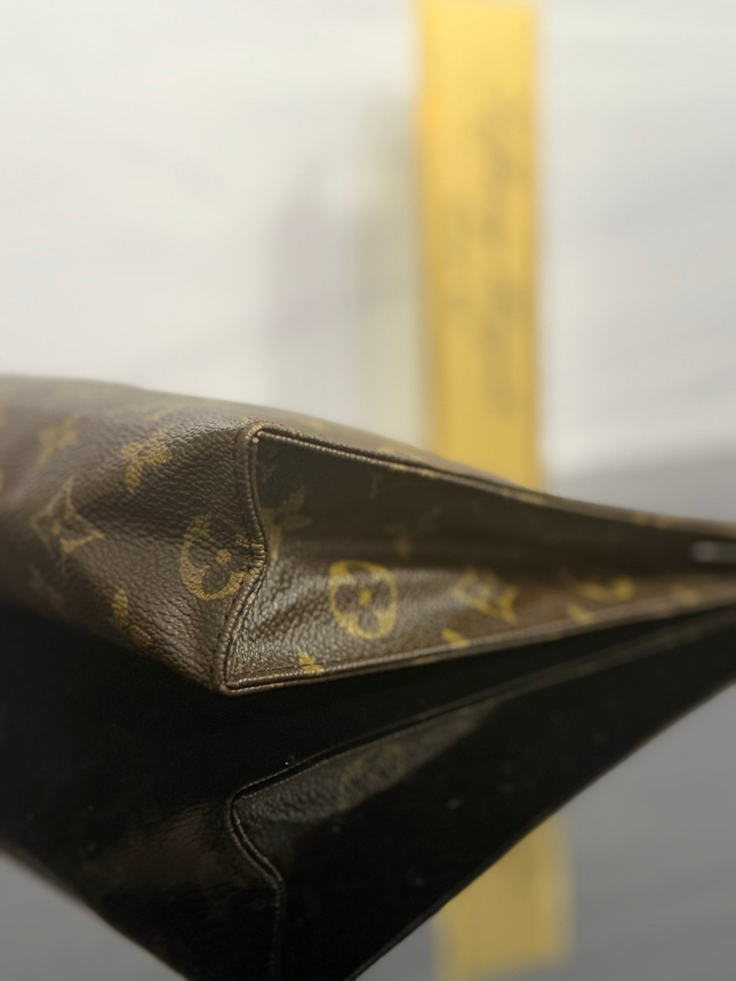Authentic Louis Vuitton Monogram Toiletry 26
