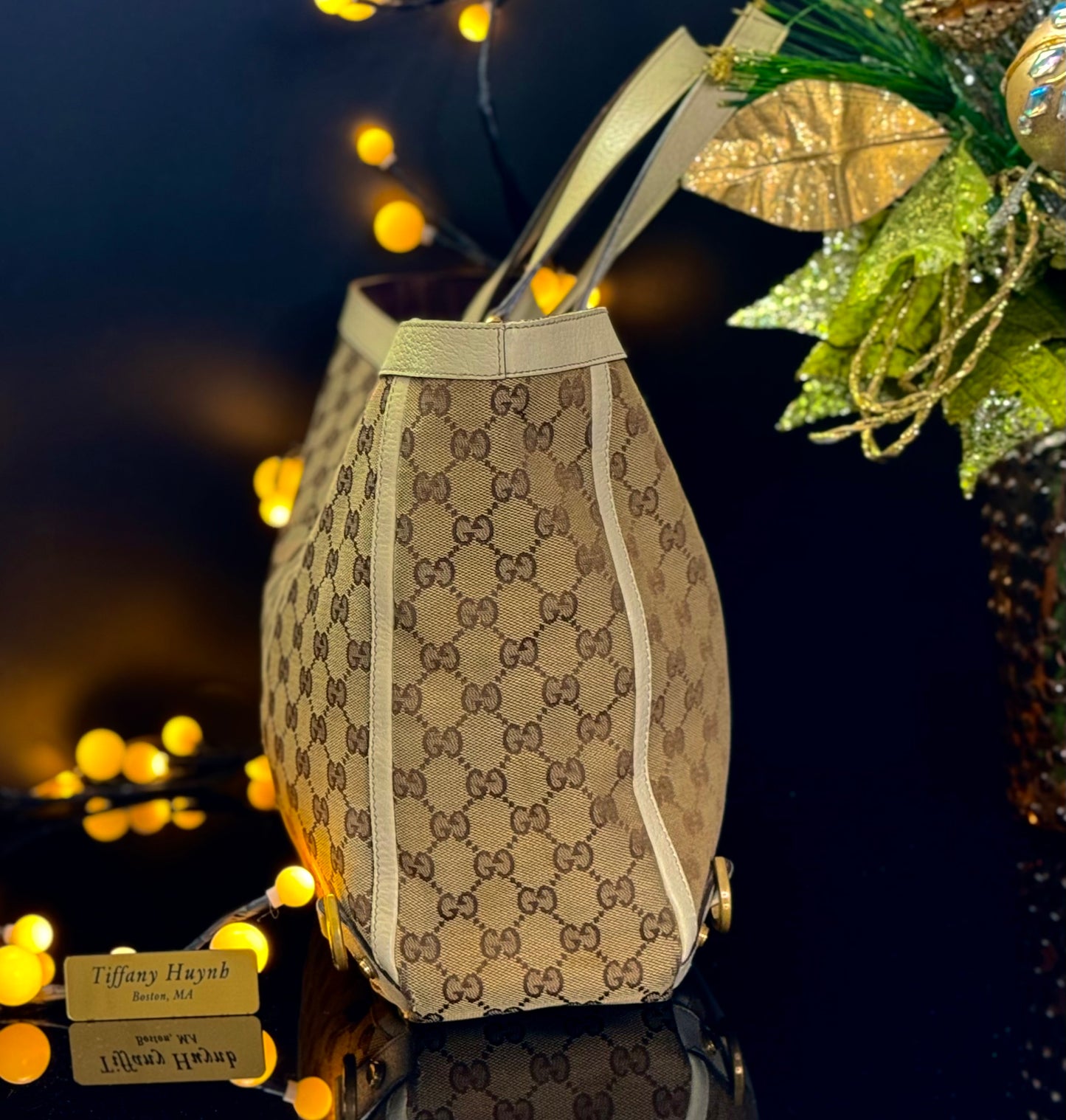 Authentic Gucci GG Abbey D-Ring Tote Bag in Beige
