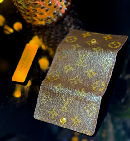 Authentic Louis Vuitton Monogram 6 Key Holder