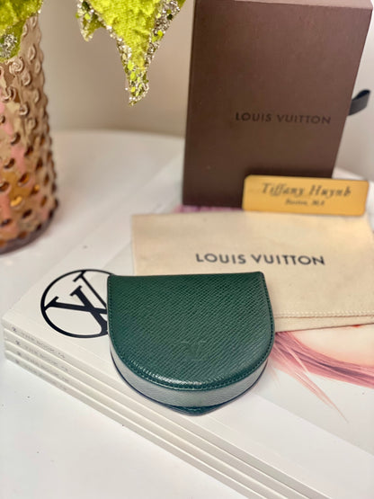 Authentic Louis Vuitton Taiga Porte-Monnaie Cuvette Coin Case – Epicea
