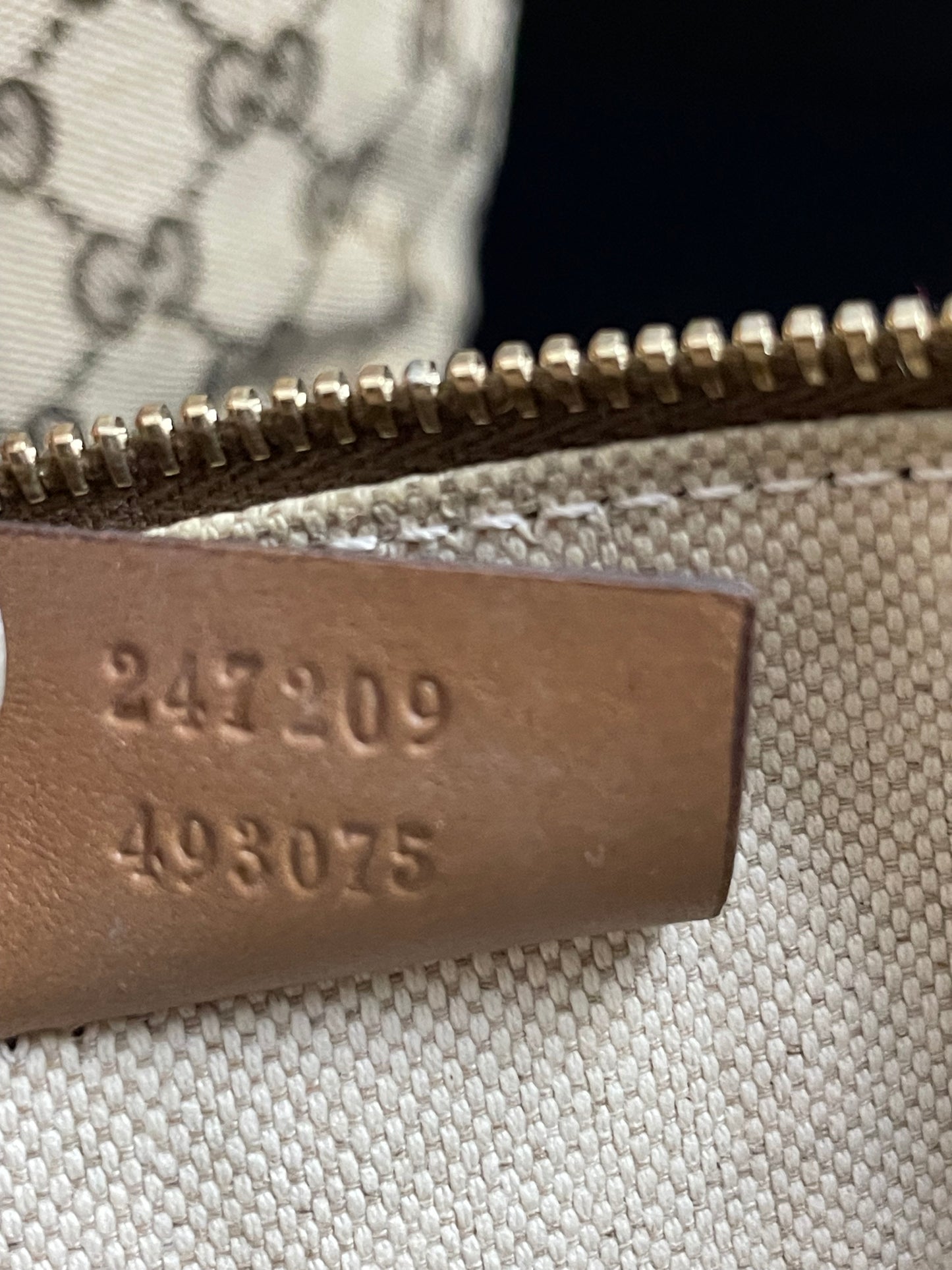 Authentic Gucci GG Monogram Canvas Tote Shoulder w/ Pouch