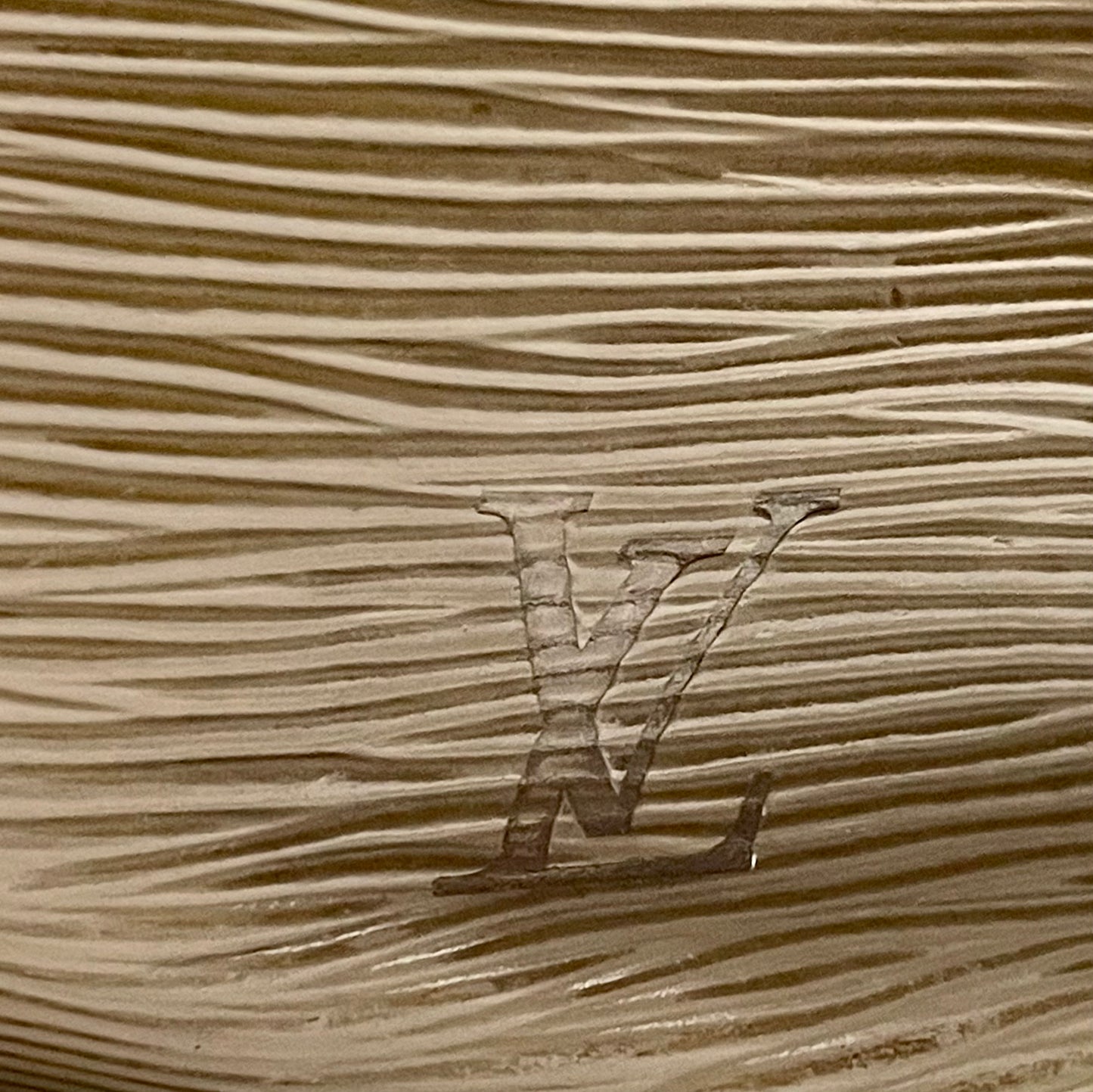 Authentic Louis Vuitton Epi Petit Noé – Pepper