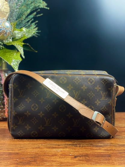 Authentic LOUIS VUITTON Vintage French Co Sac Bandouliere 30 Shoulder