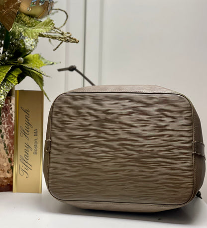Authentic Louis Vuitton Epi Petit Noé – Pepper