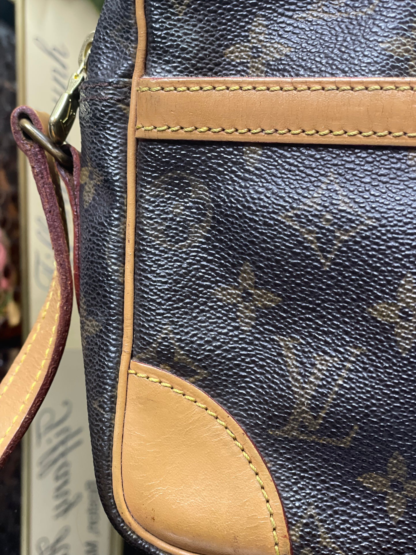 Authentic Louis Vuitton Trocadero 27