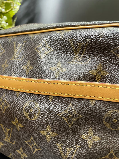 Authentic Louis Vuitton Trocadero 27