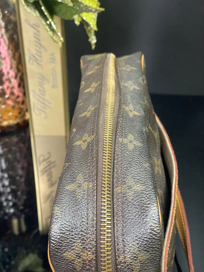 Authentic Louis Vuitton Trocadero 27