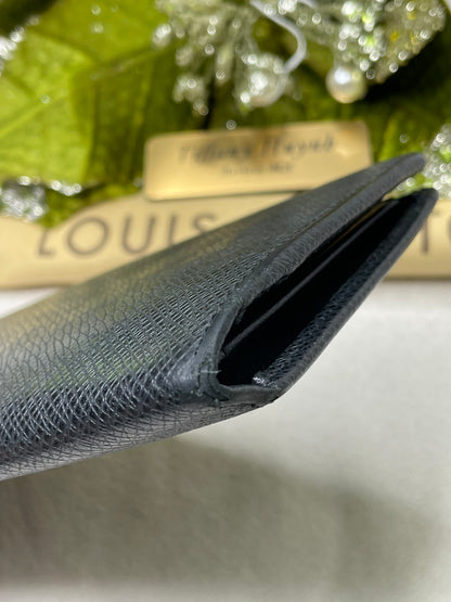 Authentic Louis Vuitton Taiga Leather Brazza Wallet – Noir