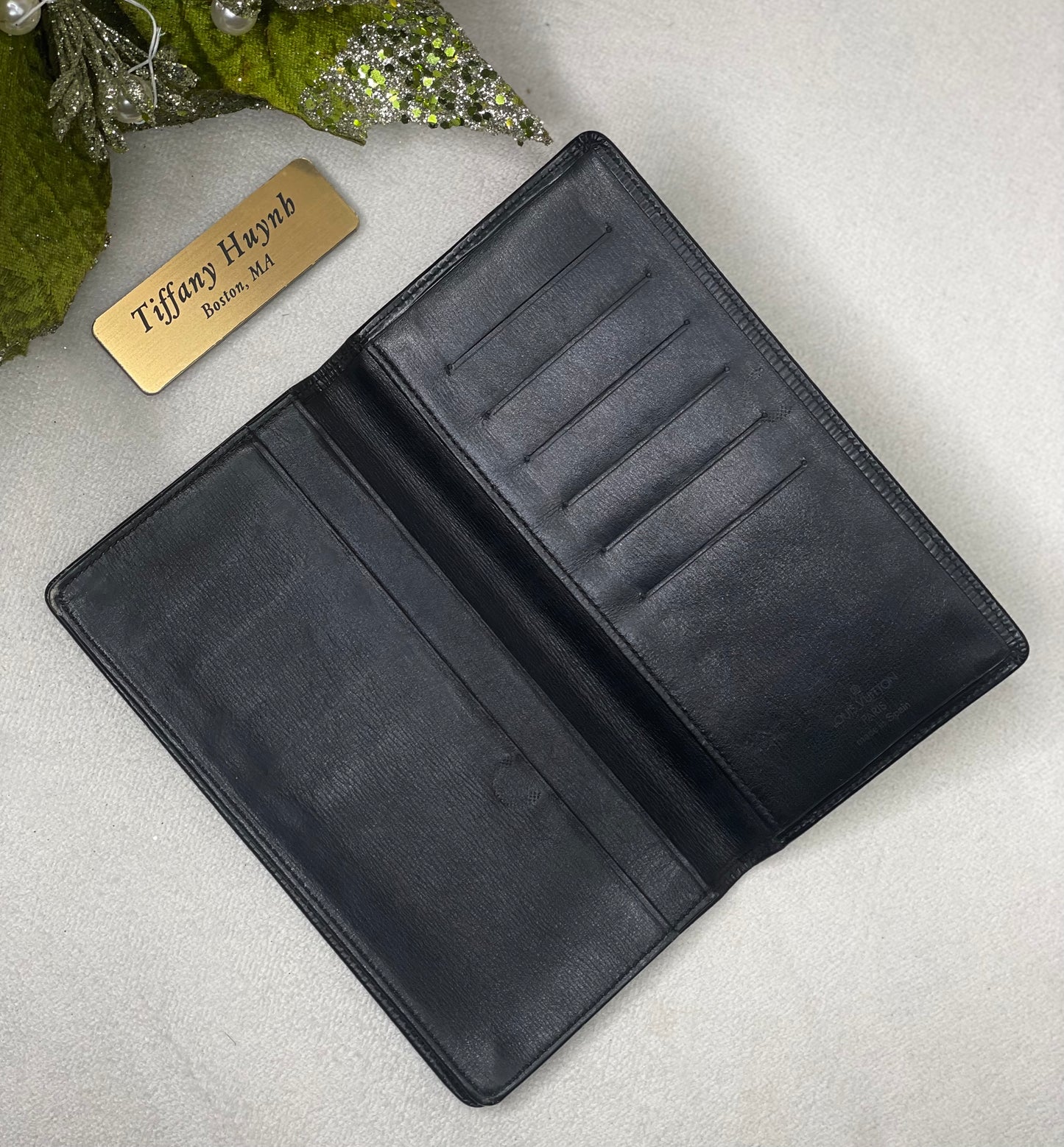 Louis Vuitton Epi Leather Checkbook Wallet – Noir