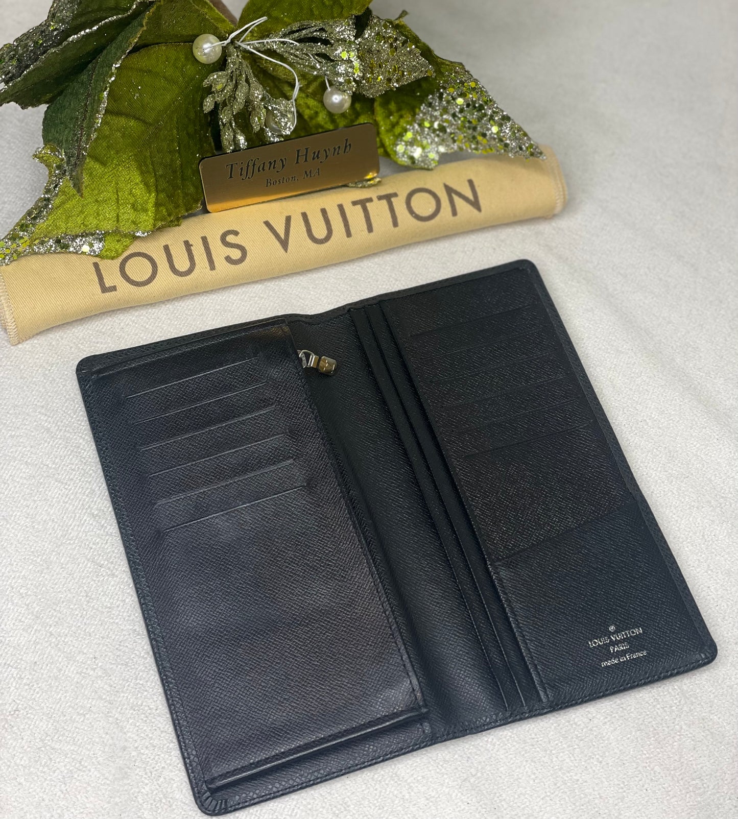 Authentic Louis Vuitton Taiga Leather Brazza Wallet – Noir