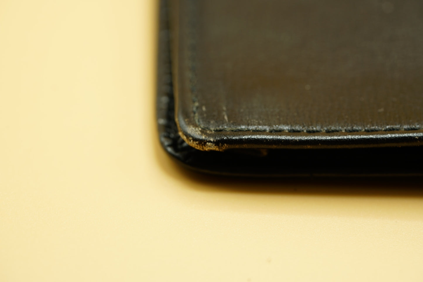 Louis Vuitton Epi Leather Checkbook Wallet – Noir