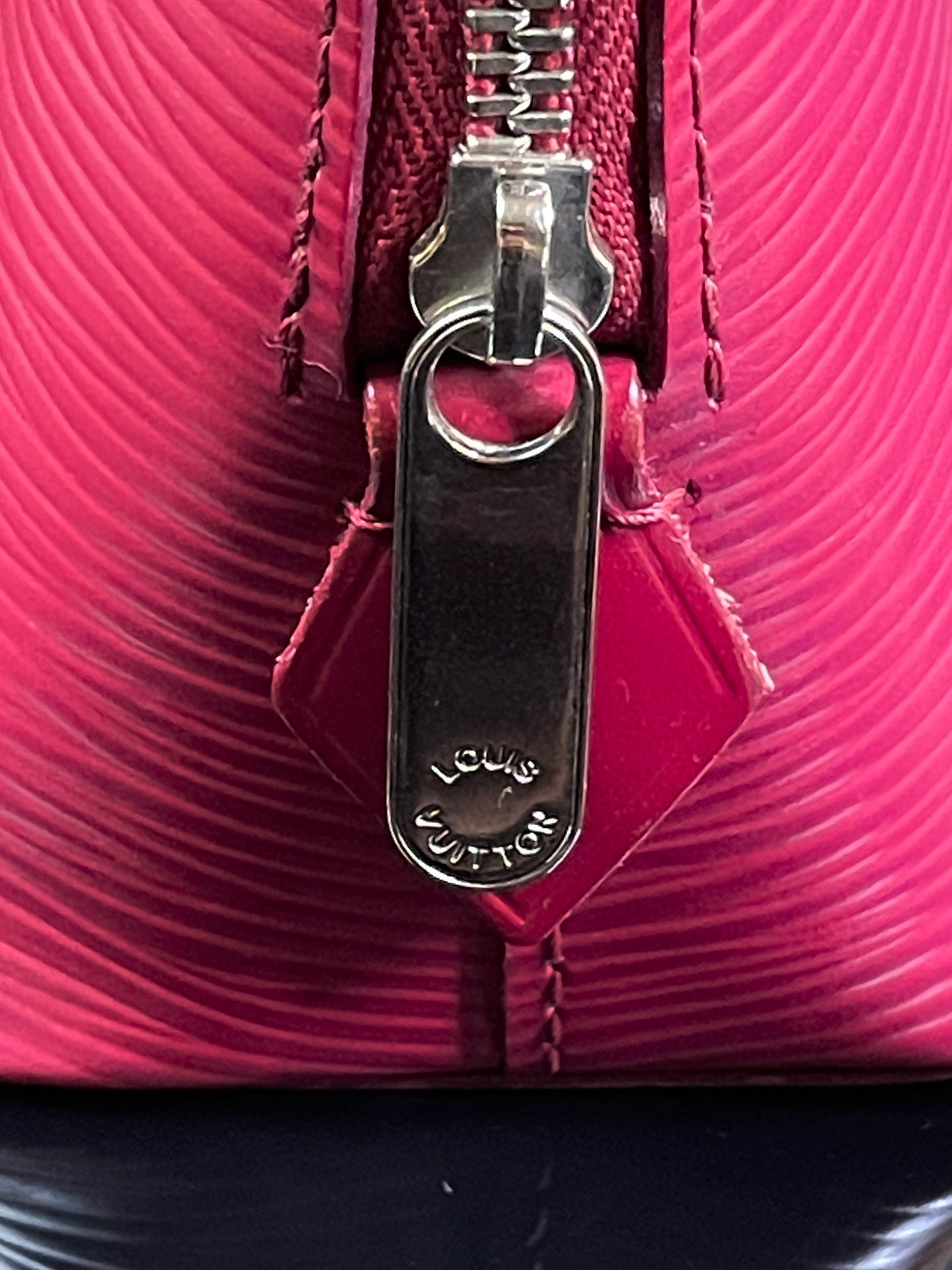 Authentic Louis Vuitton Epi Leather Cosmetic Pouch – Fuchsia