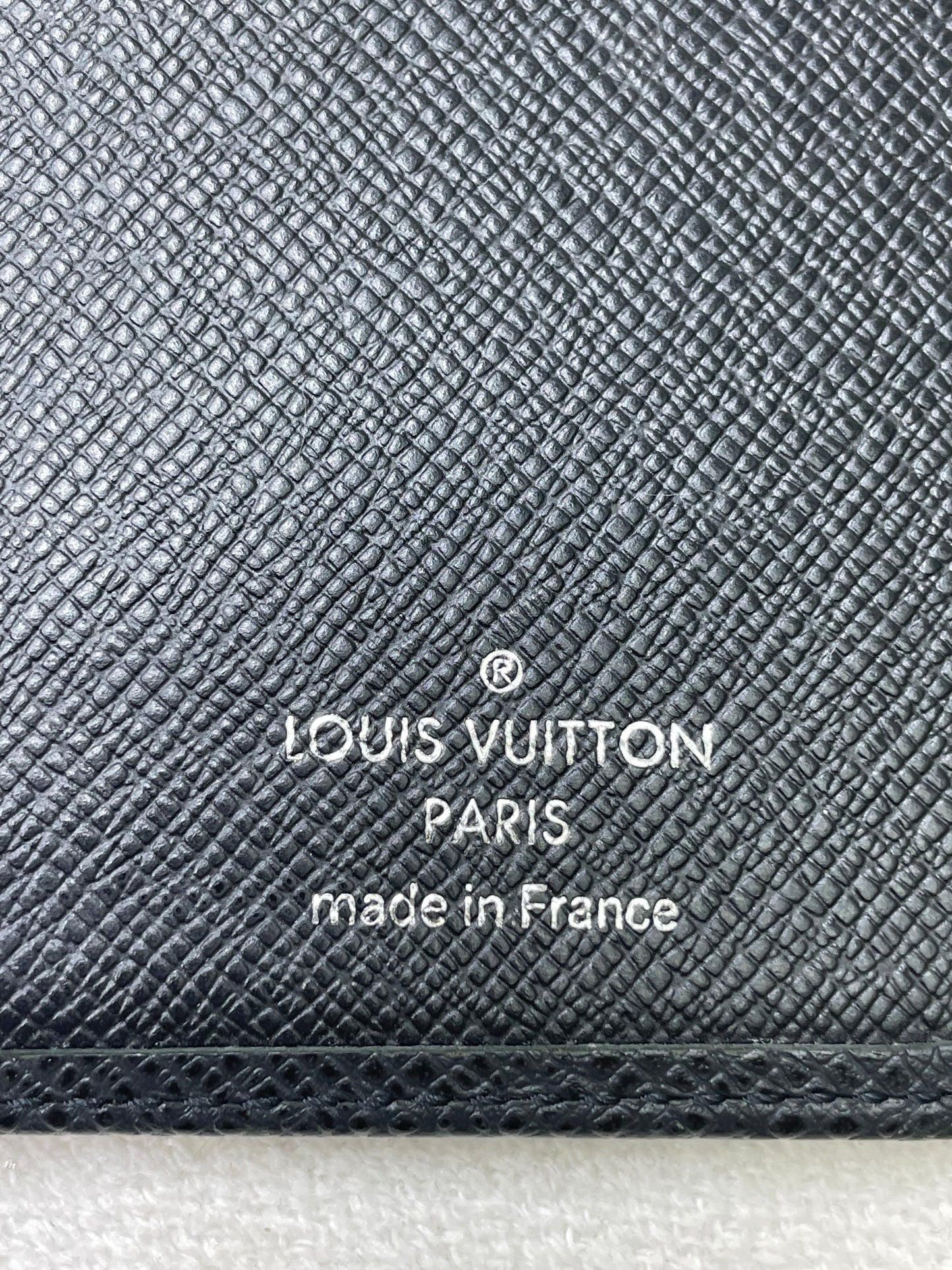 Authentic Louis Vuitton Taiga Leather Brazza Wallet – Noir