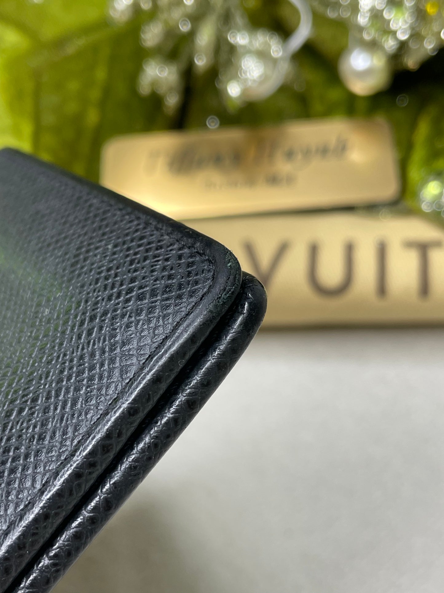 Authentic Louis Vuitton Taiga Leather Brazza Wallet – Noir