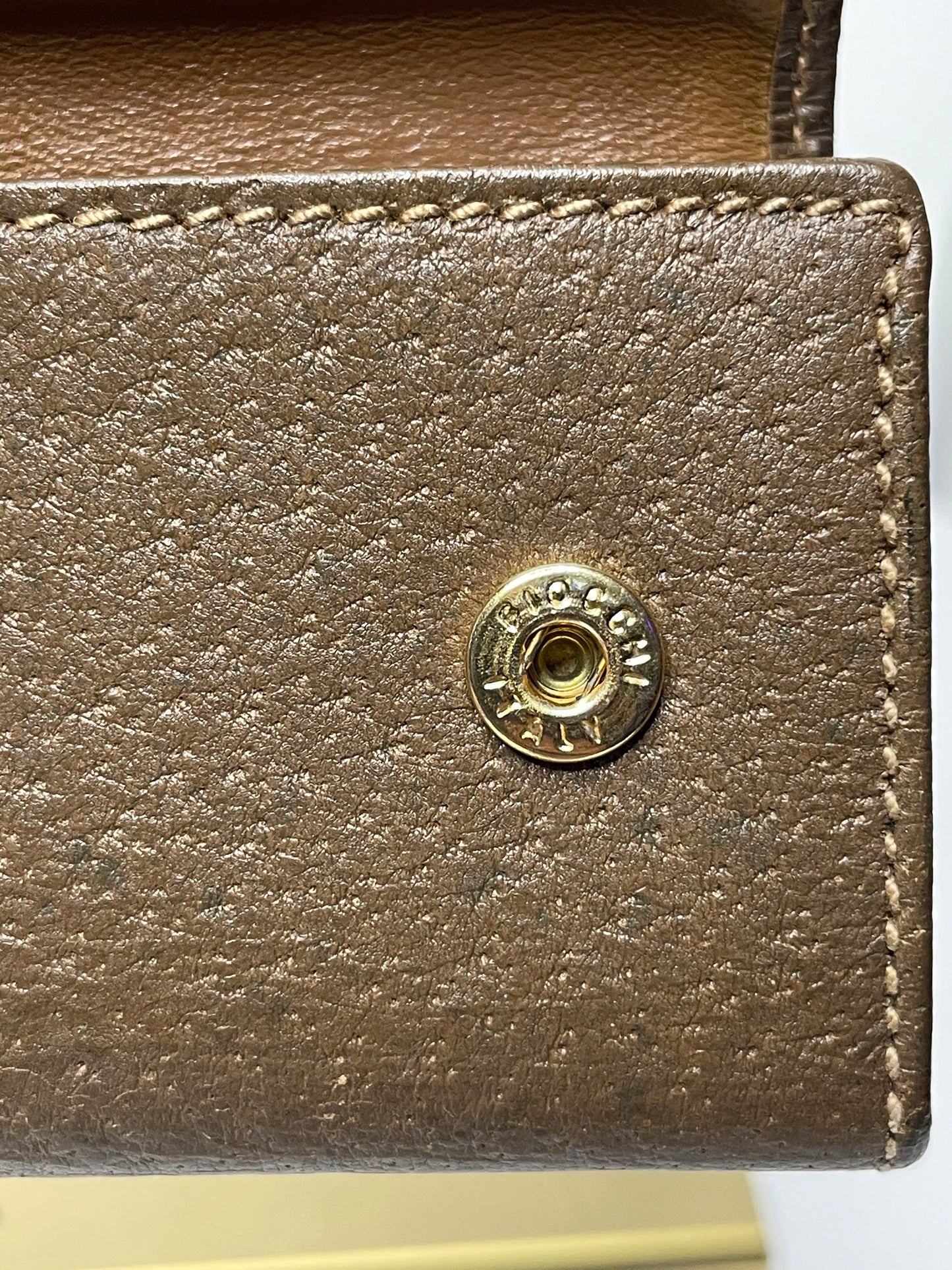 Authentic Vintage Gucci Pigskin Leather Key Case – Web Stripe
