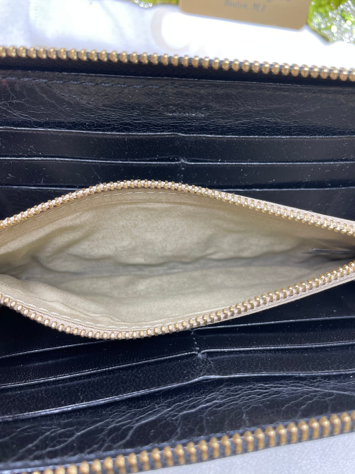 Authentic Chloé Black Calf Leather Zip Around Wallet